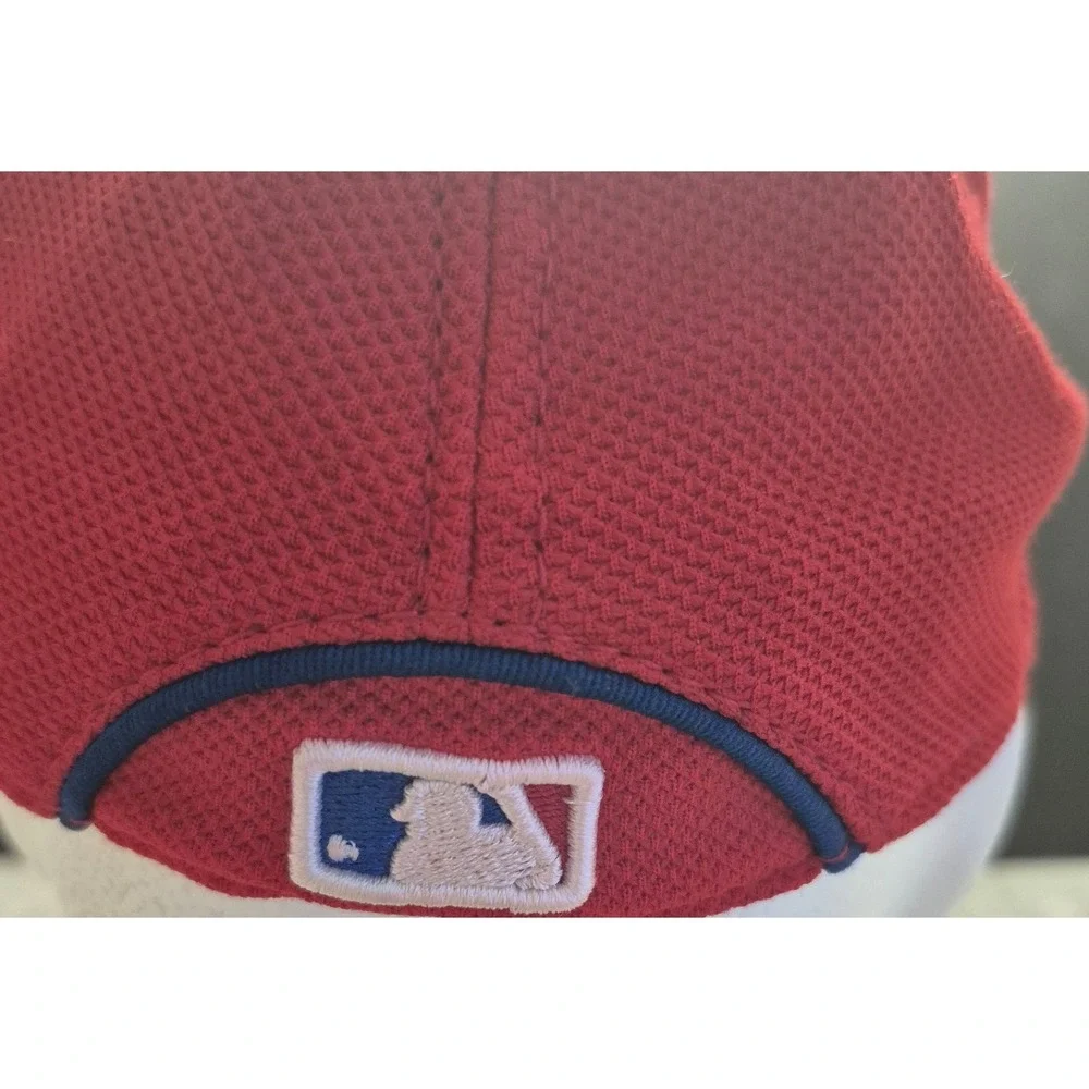 Philadelphia Phillies red fitted hat‎ blue team logo New Era Small/Medium  MLB